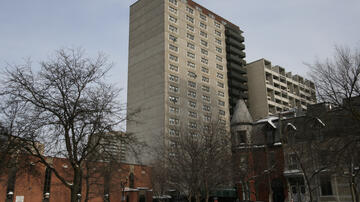 Le Manoir Charles-Dutaud est situé dans l'arrondissement Ville-Marie